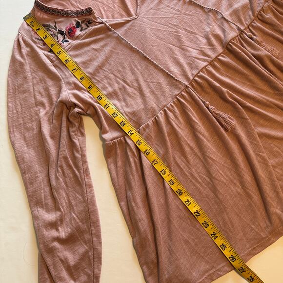 Torrid Embroidered Peasant Top Womens Size 2X Dusty Rose Tassel Babydoll Blouse - Picture 11 of 12